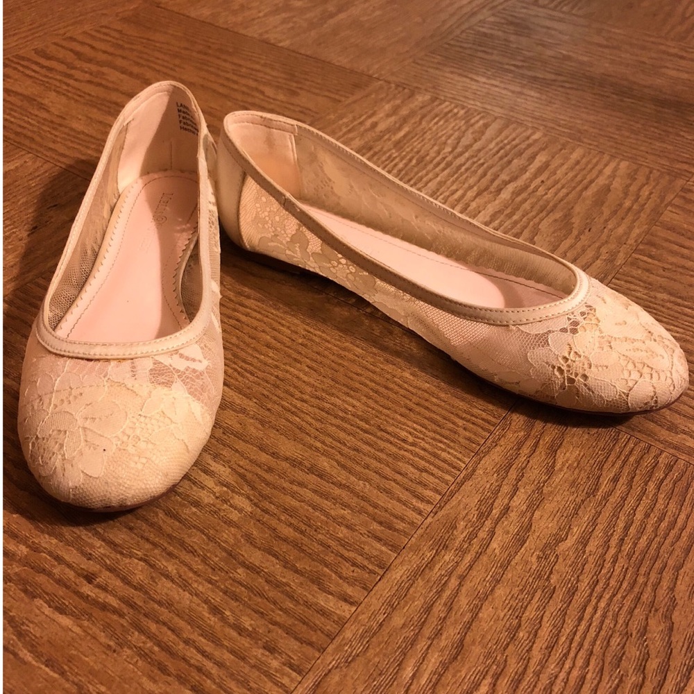 Ivory lace ballet flats